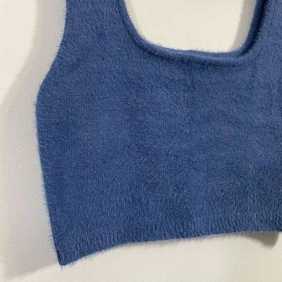 Lola May Women's Blue Fluffy Knit Soft Square Neck Cropped Top Size 8 - Picture 4 of 8